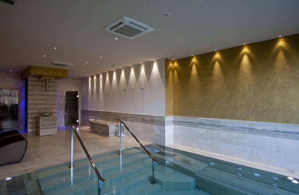 swimming pool spa