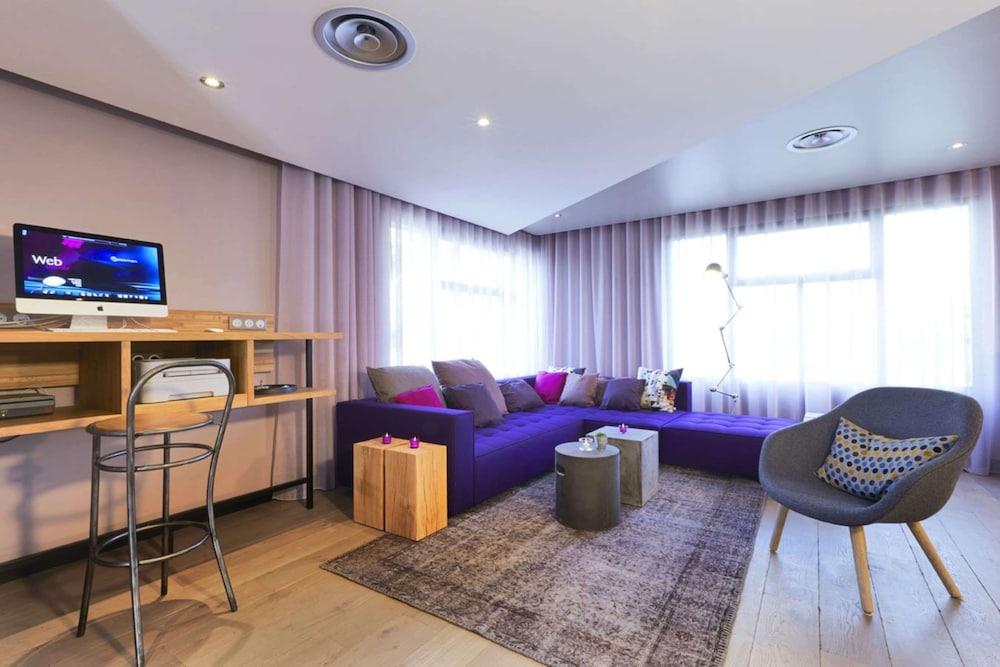 lounge