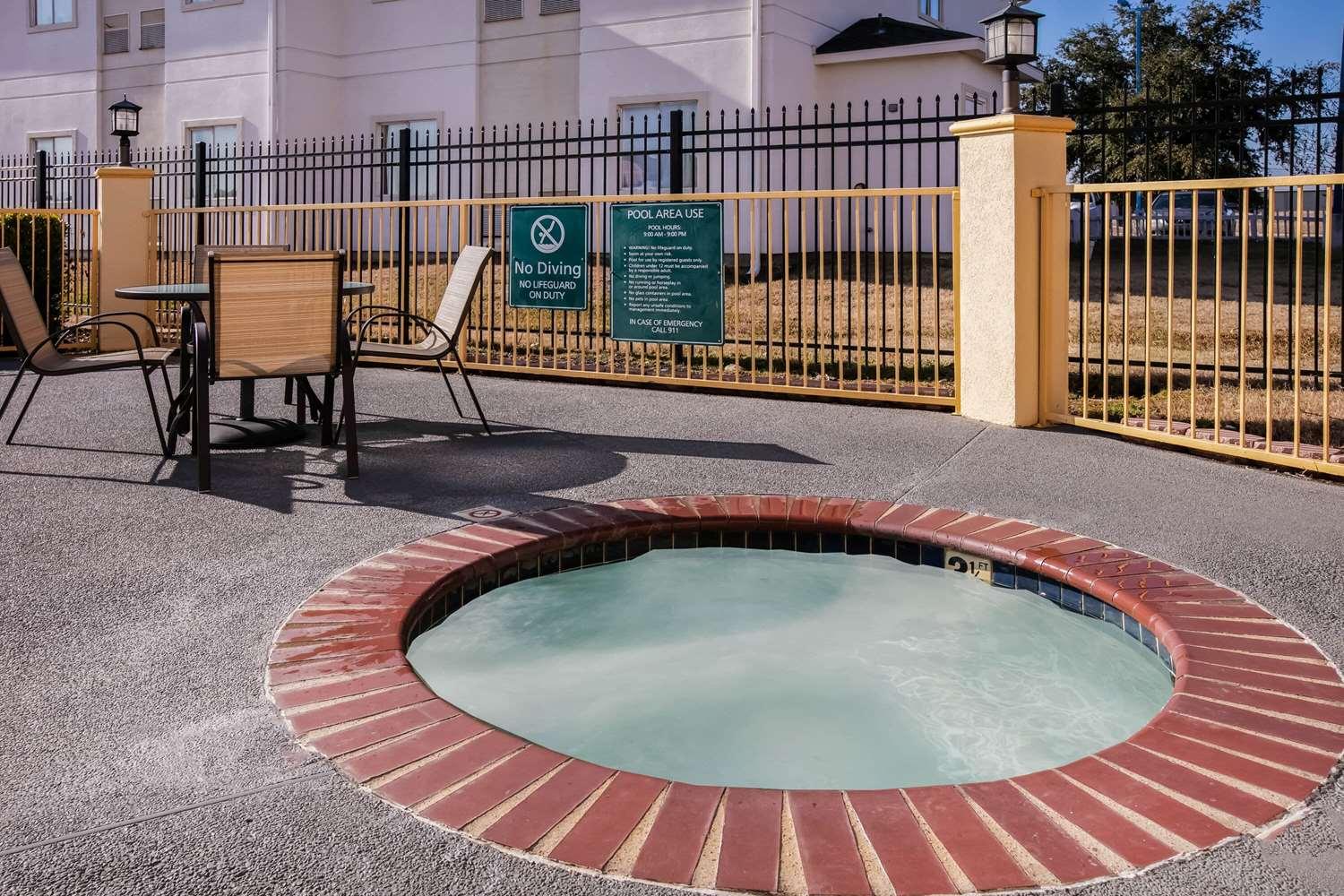 swimming pool spa