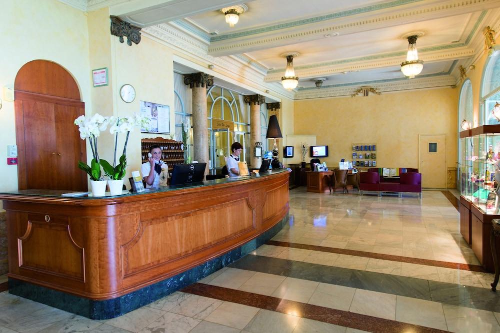 lobby