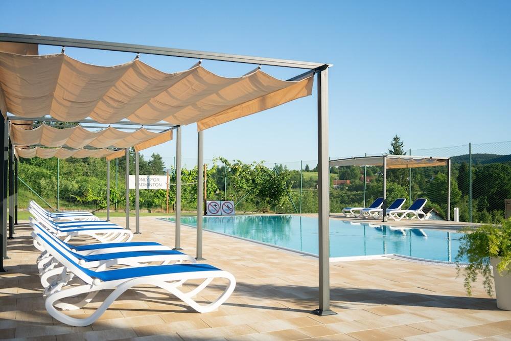 swimming pool spa