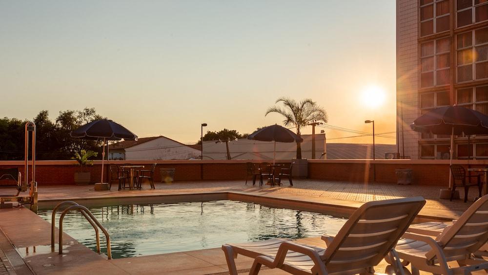 swimming pool spa