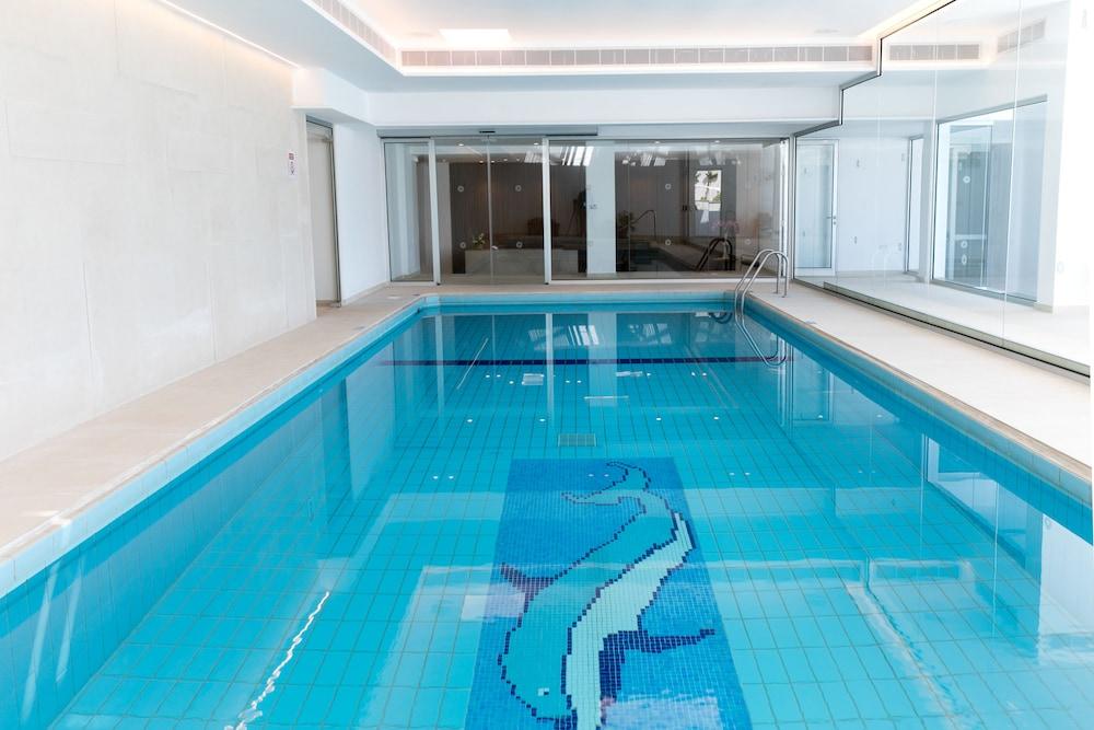 swimming pool spa