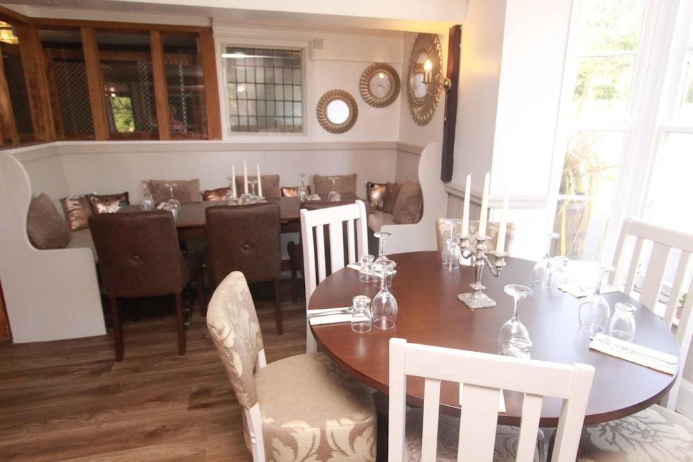 restaurant cafeteria