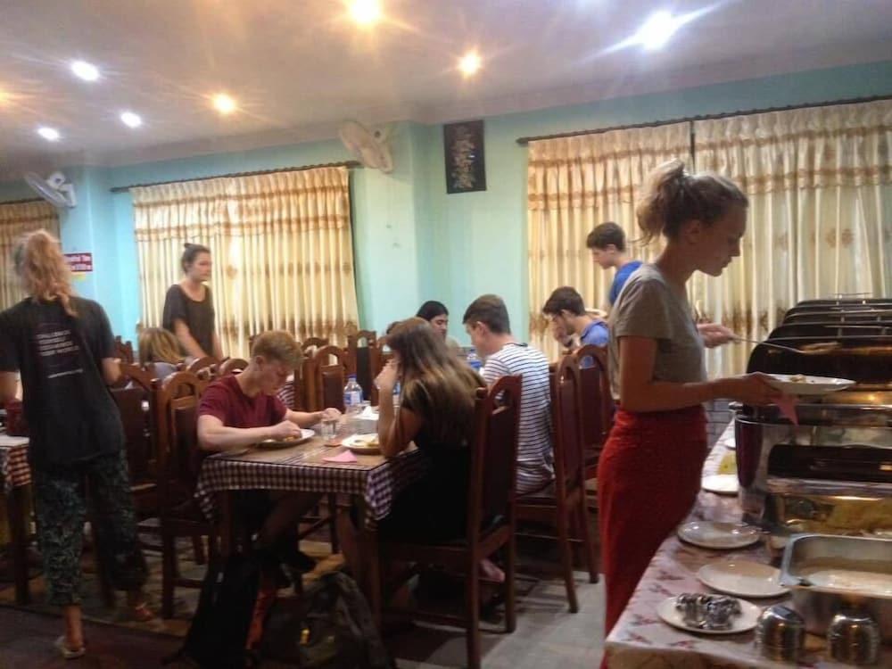 restaurant-cafeteria