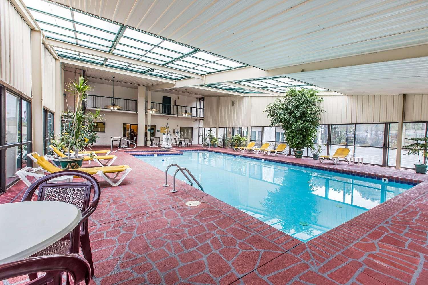 swimming pool spa