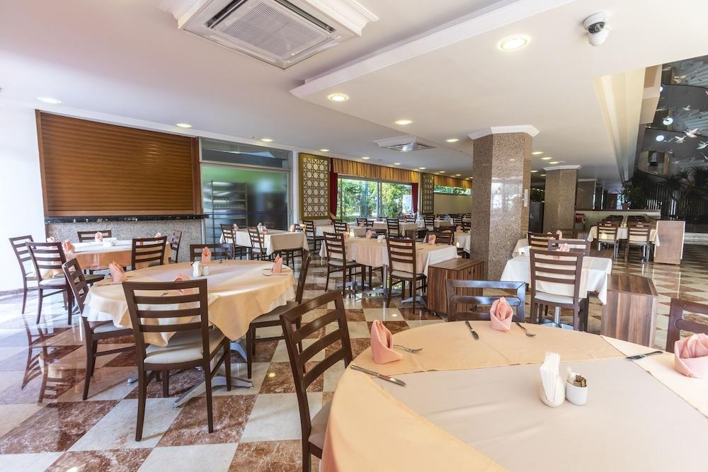 restaurant cafeteria