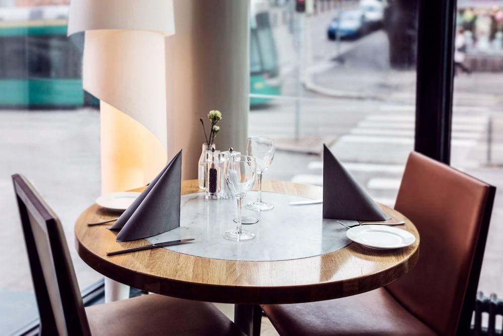 restaurant-cafeteria