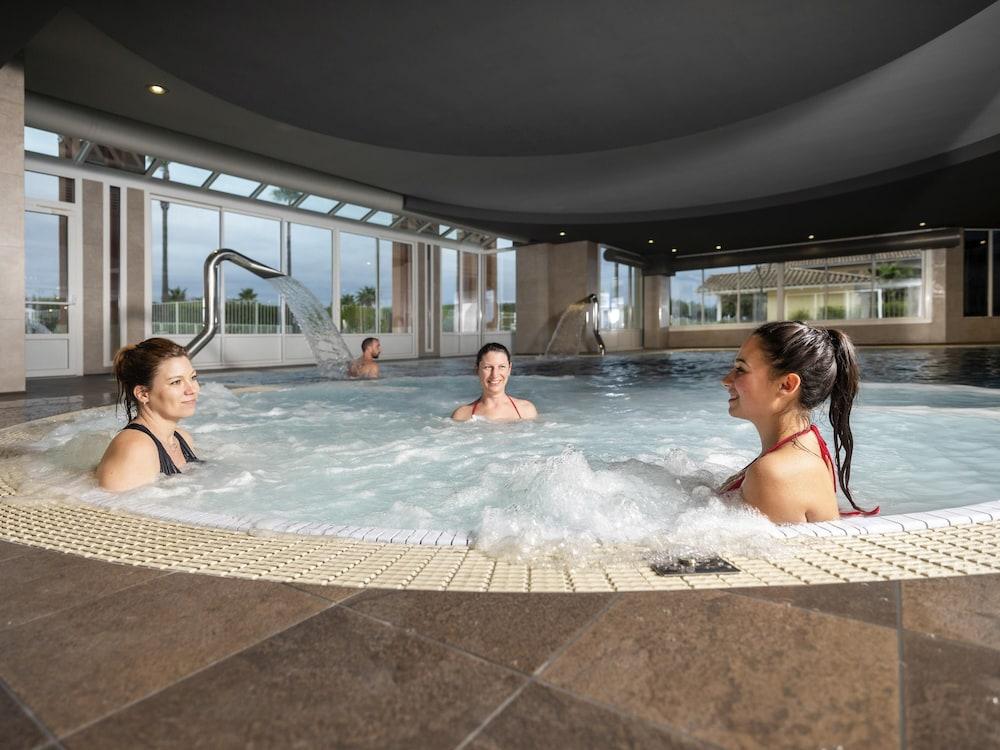 swimming pool spa
