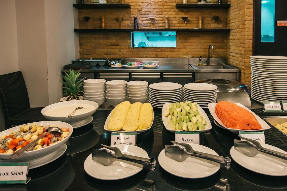 restaurant cafeteria