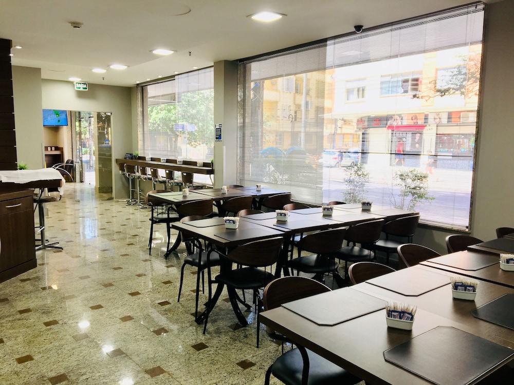 restaurant-cafeteria