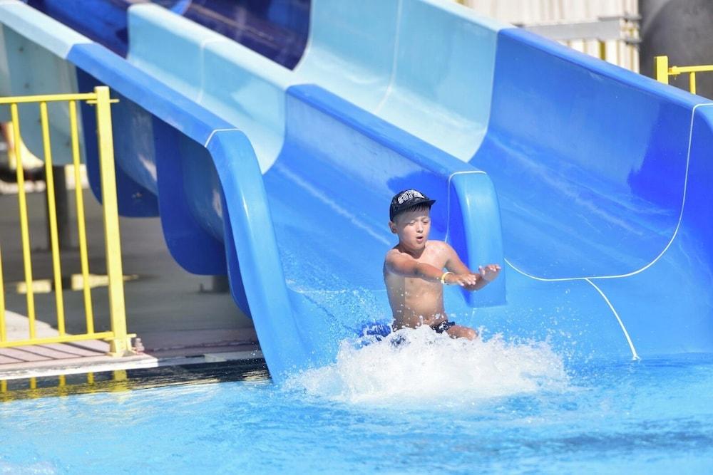 swimming pool spa