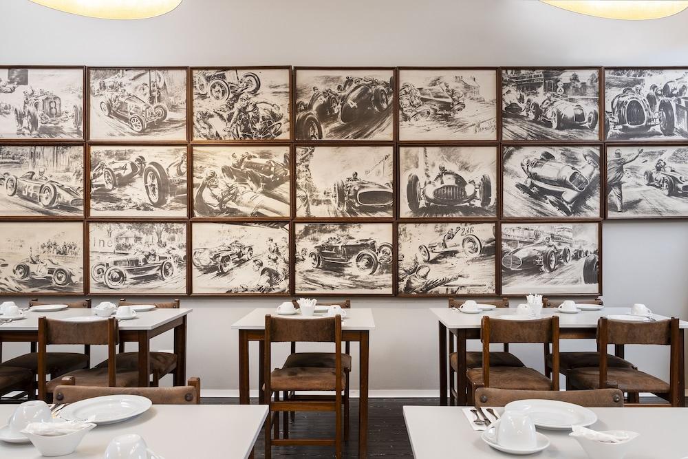 restaurant cafeteria