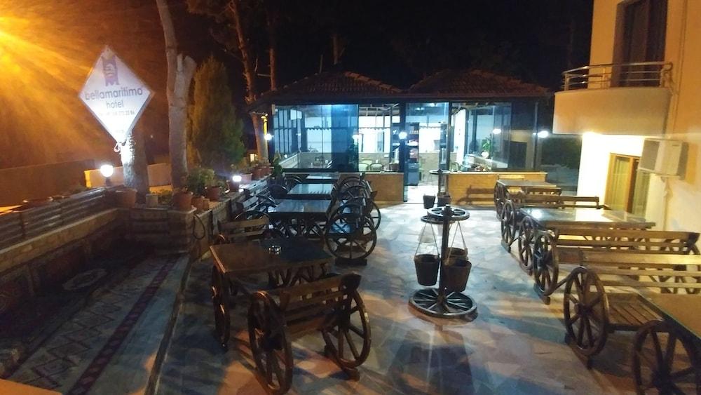 restaurant-cafeteria