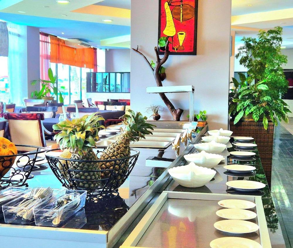 restaurant cafeteria