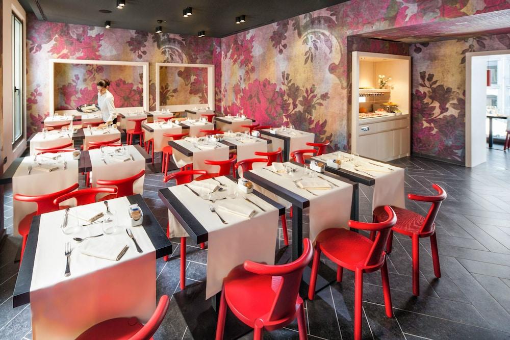 restaurant cafeteria