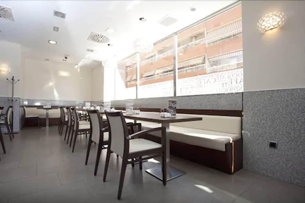 restaurant-cafeteria