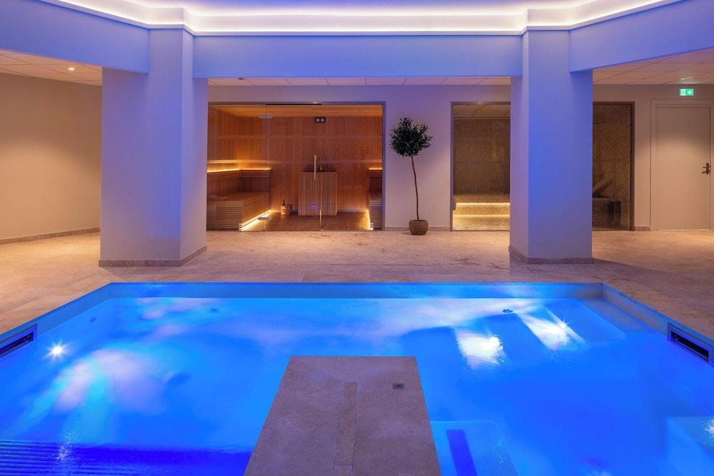swimming pool spa
