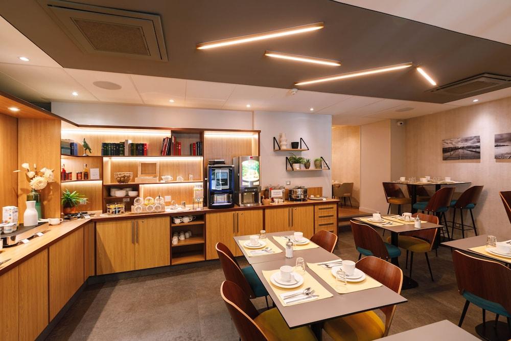 restaurant-cafeteria