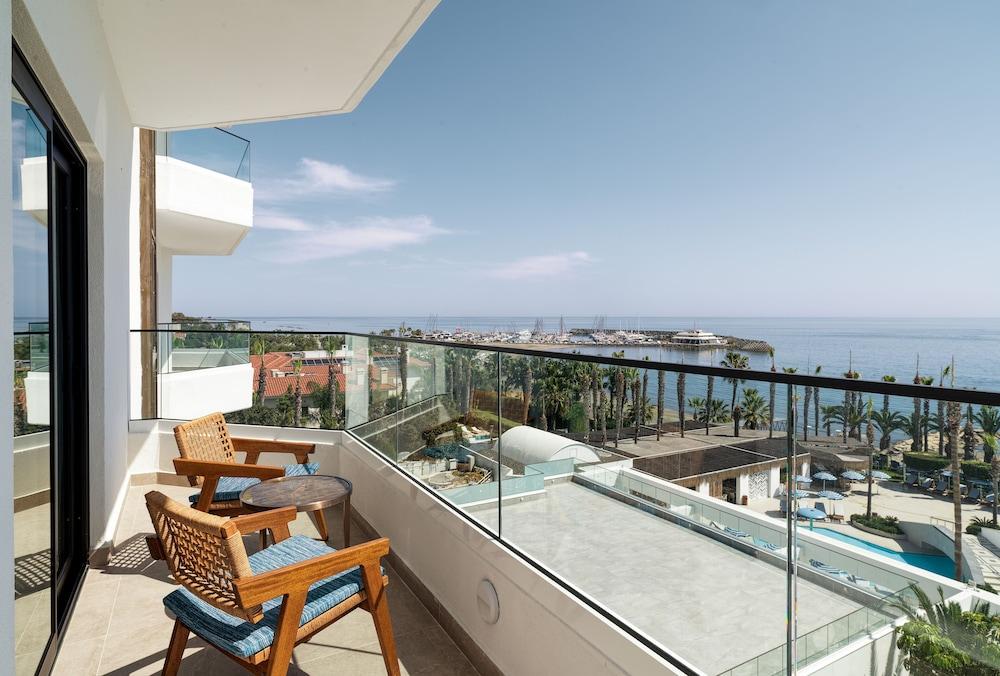 swimming pool spa