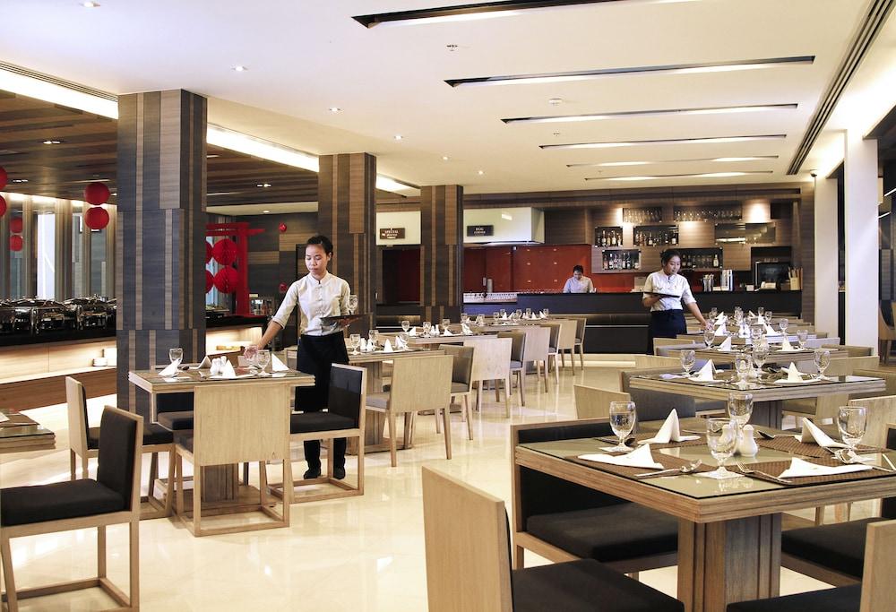 restaurant cafeteria
