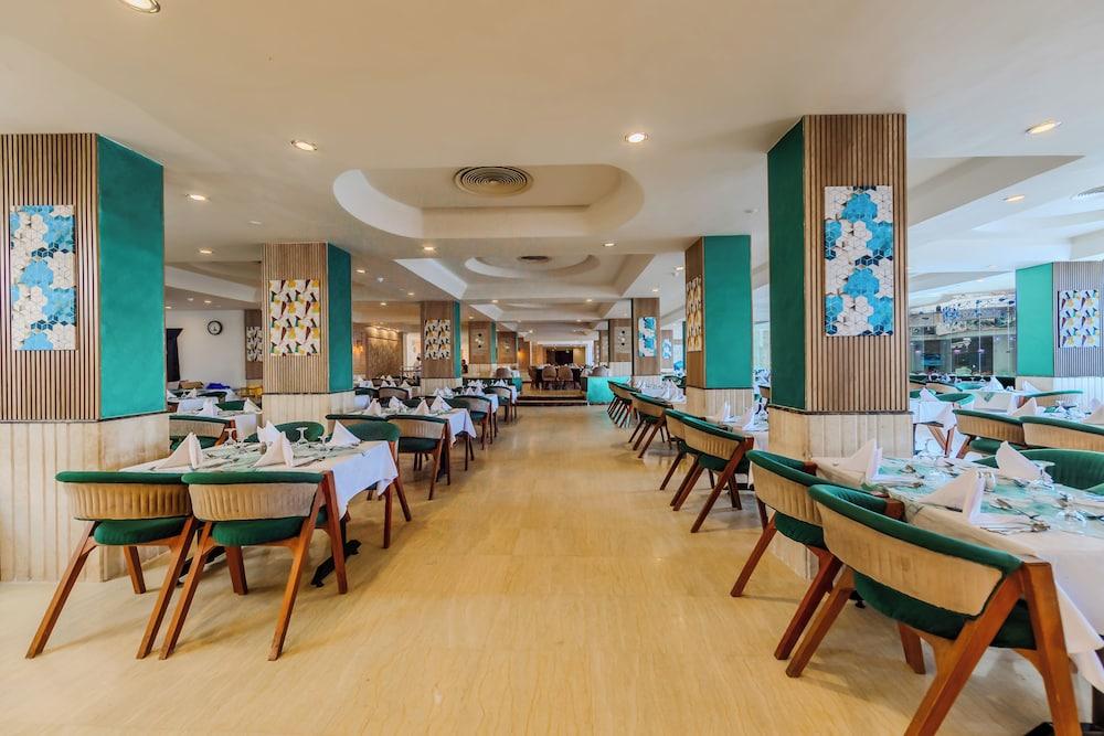 restaurant cafeteria