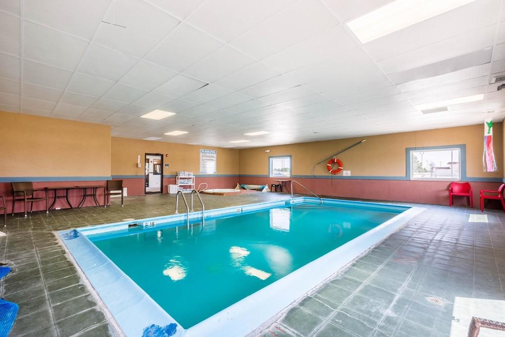 swimming pool spa