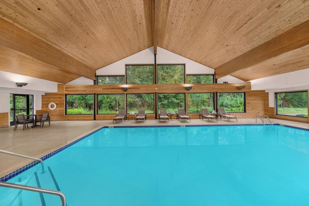 swimming pool spa