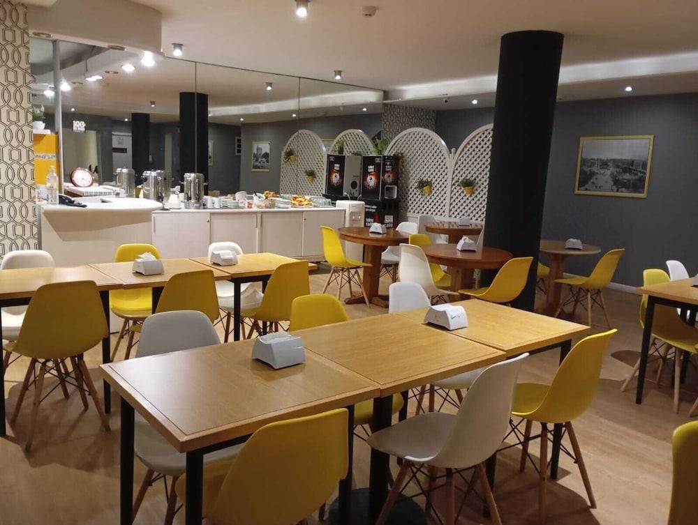 restaurant cafeteria