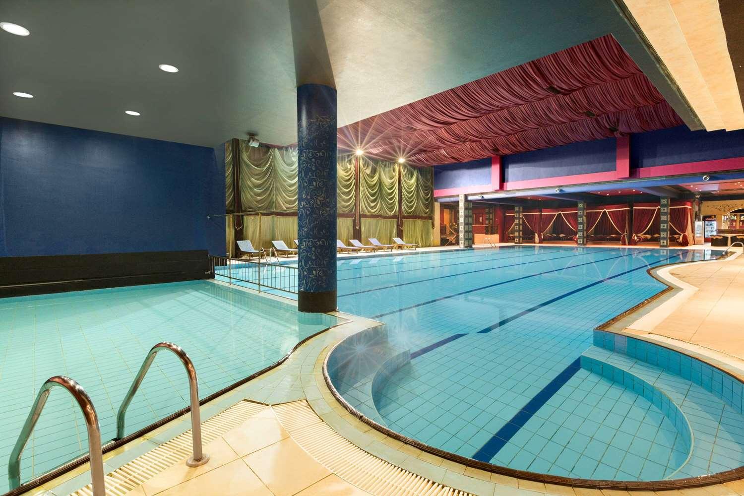 swimming pool spa