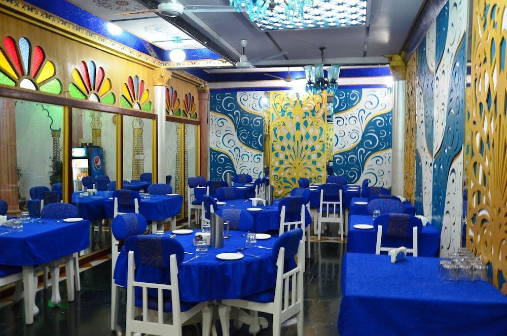 restaurant-cafeteria