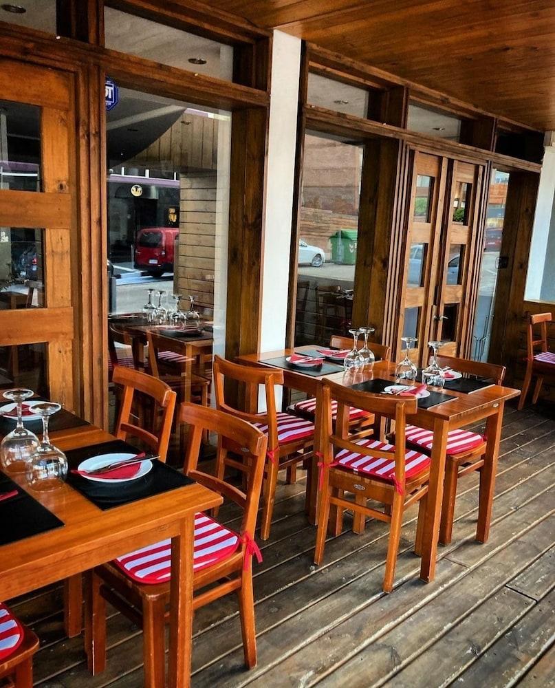 restaurant cafeteria