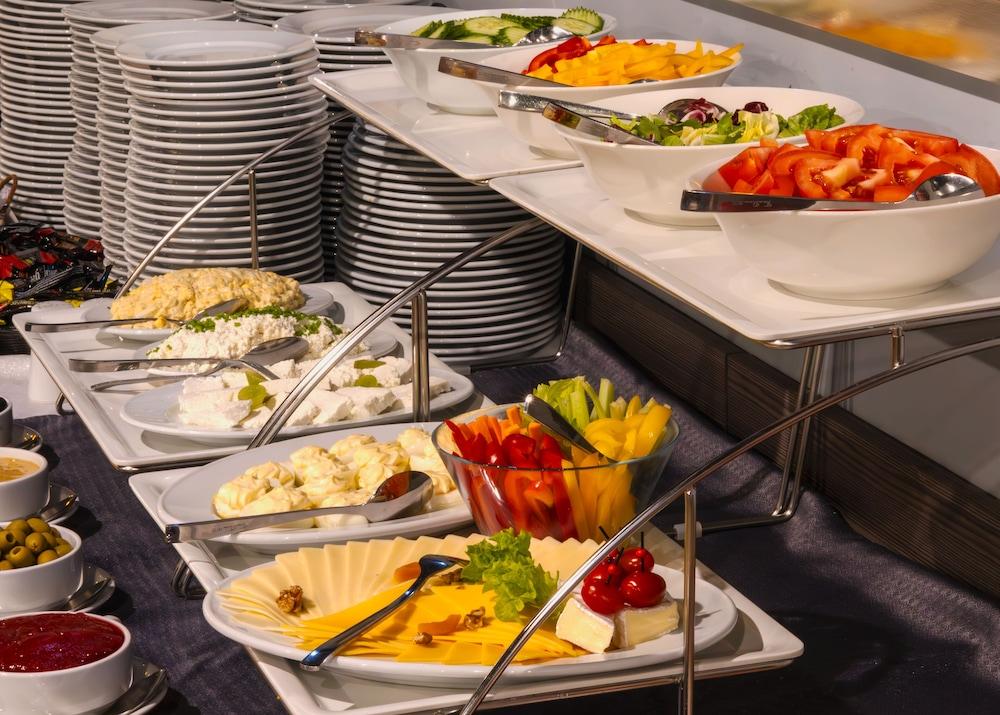 restaurant cafeteria