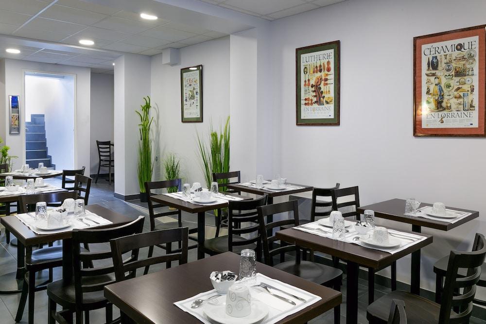 restaurant cafeteria