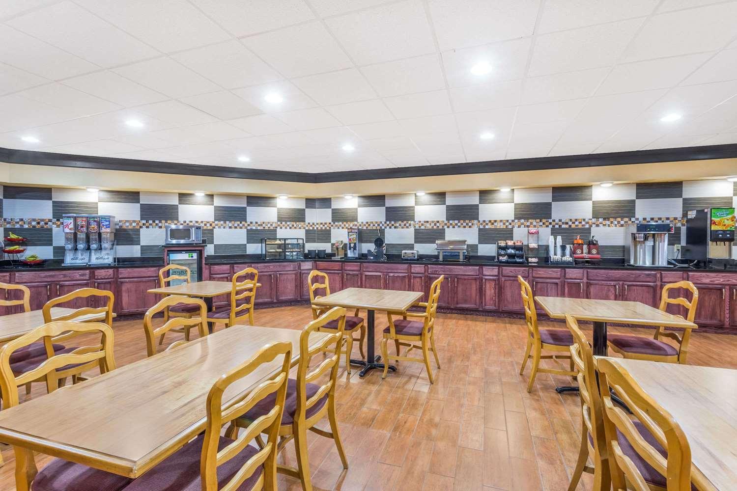 restaurant cafeteria