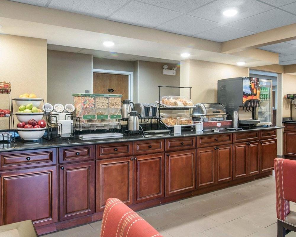 restaurant cafeteria