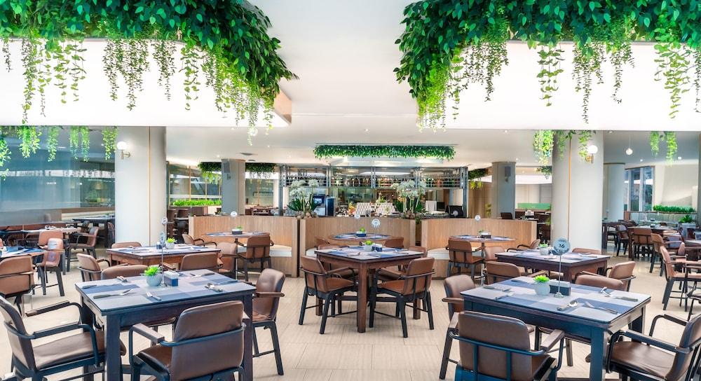 restaurant cafeteria