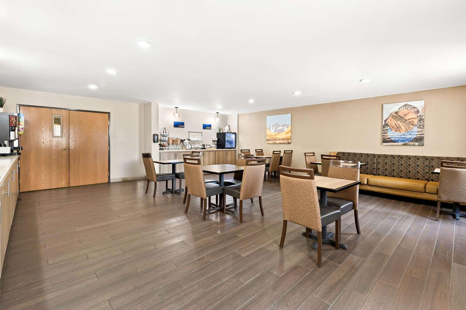 restaurant cafeteria