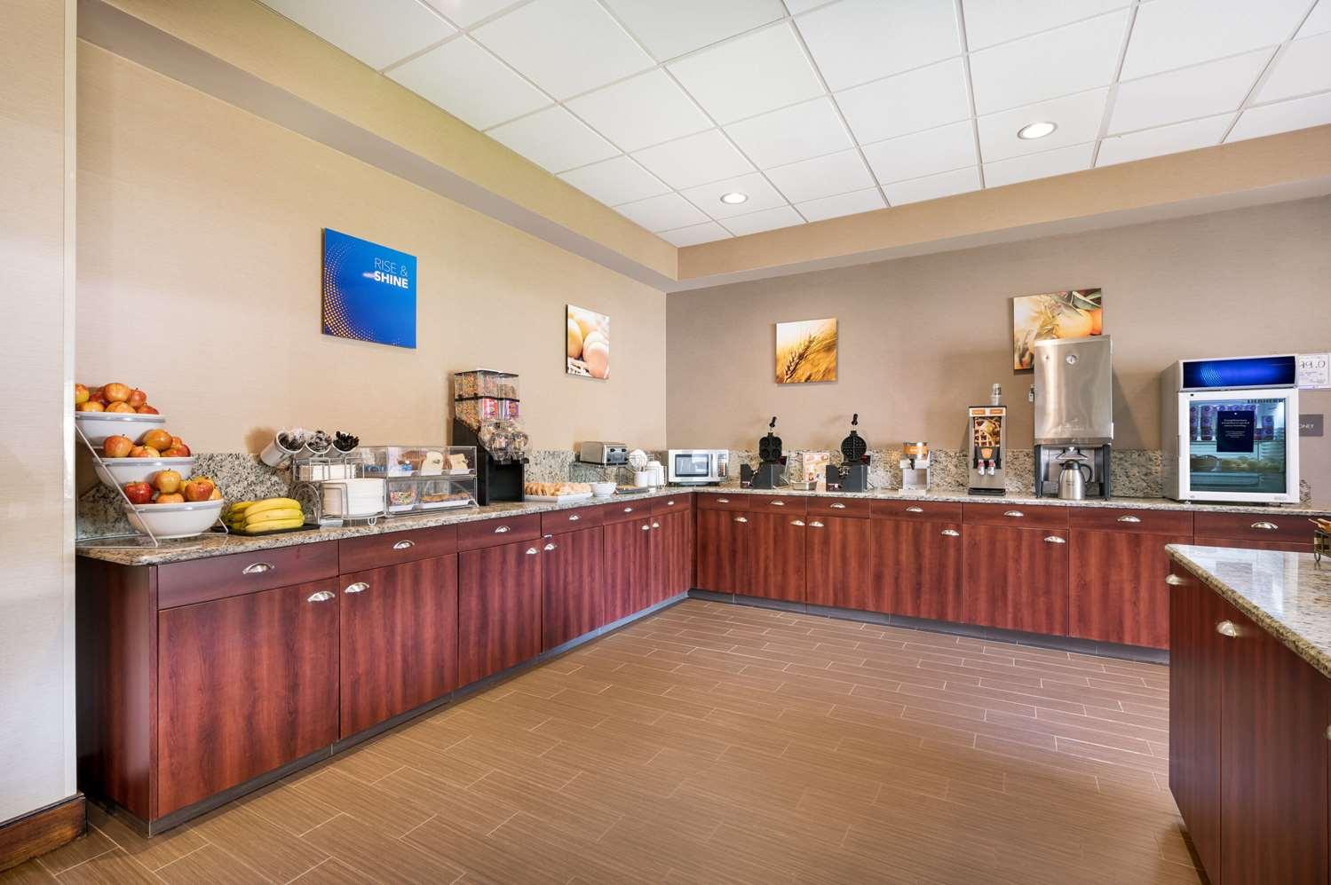 restaurant cafeteria
