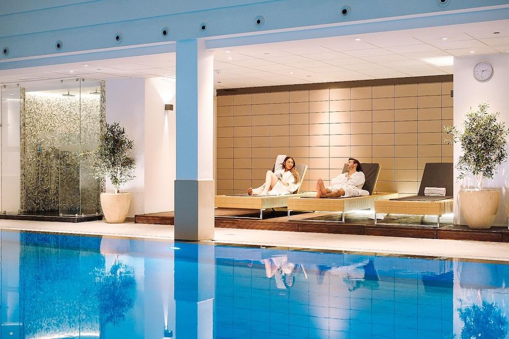 swimming pool spa