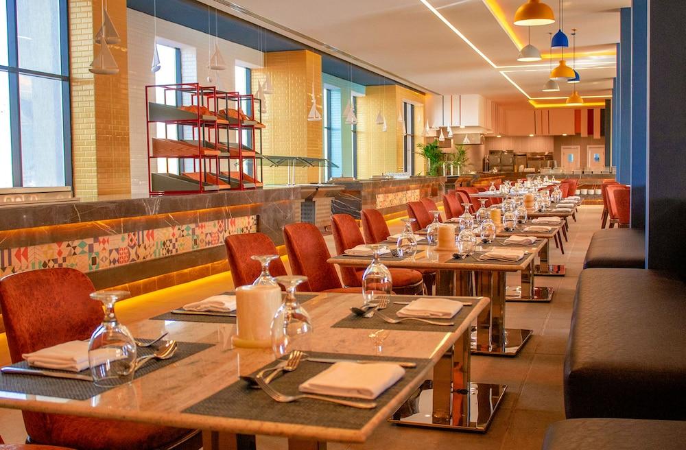 restaurant cafeteria