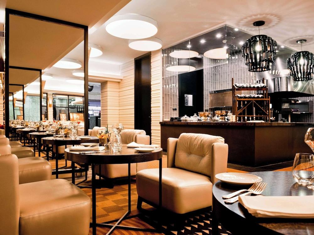 restaurant cafeteria