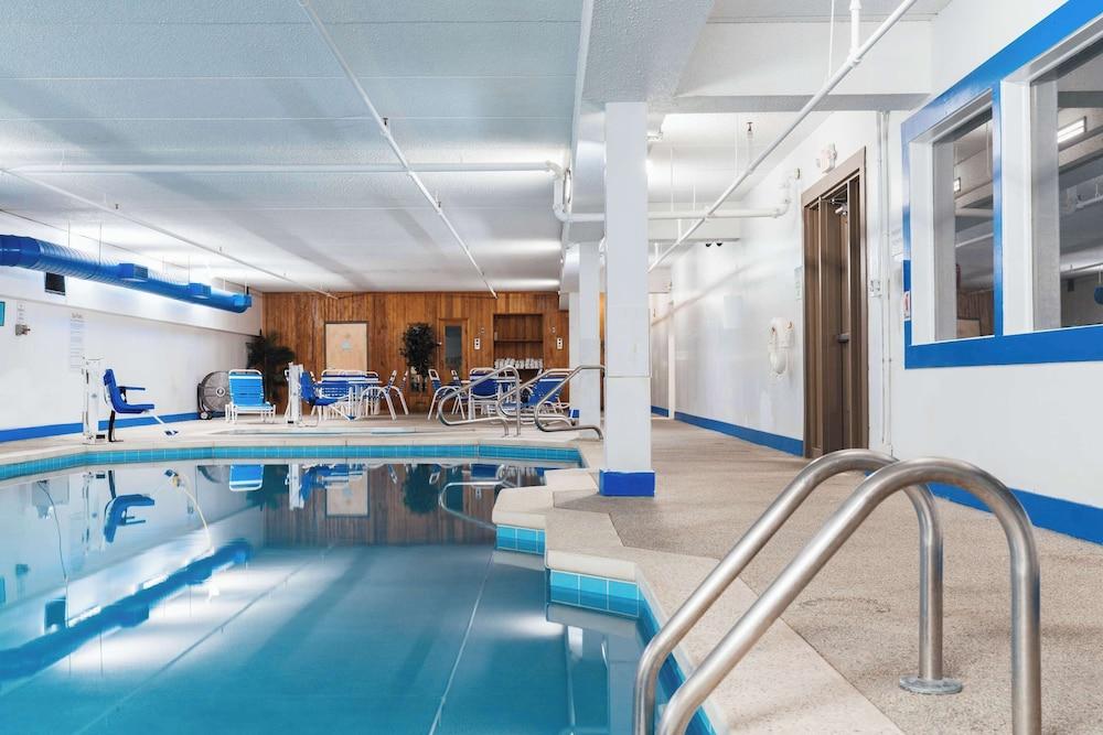 swimming pool spa