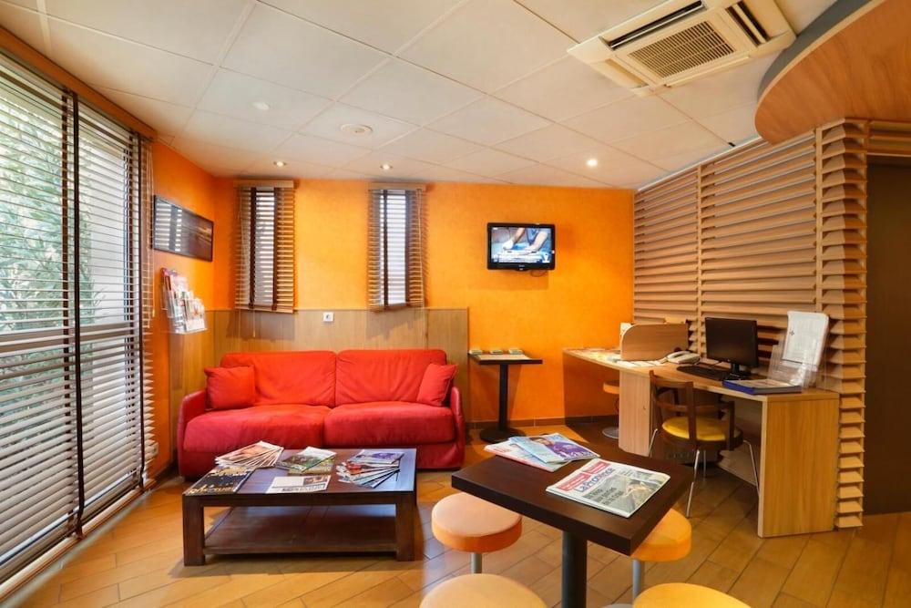 lounge