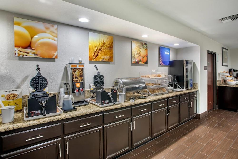 restaurant cafeteria