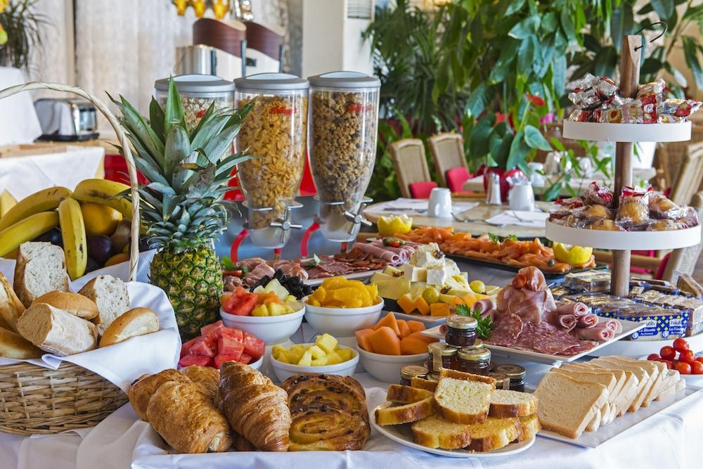 restaurant cafeteria