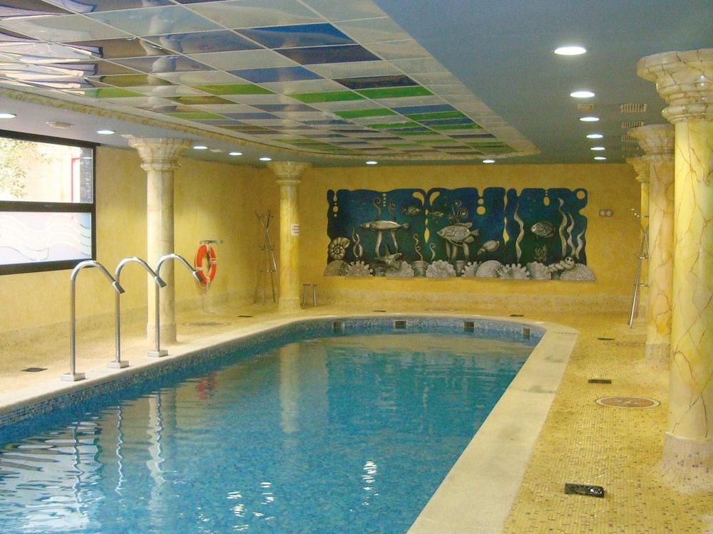 swimming pool spa