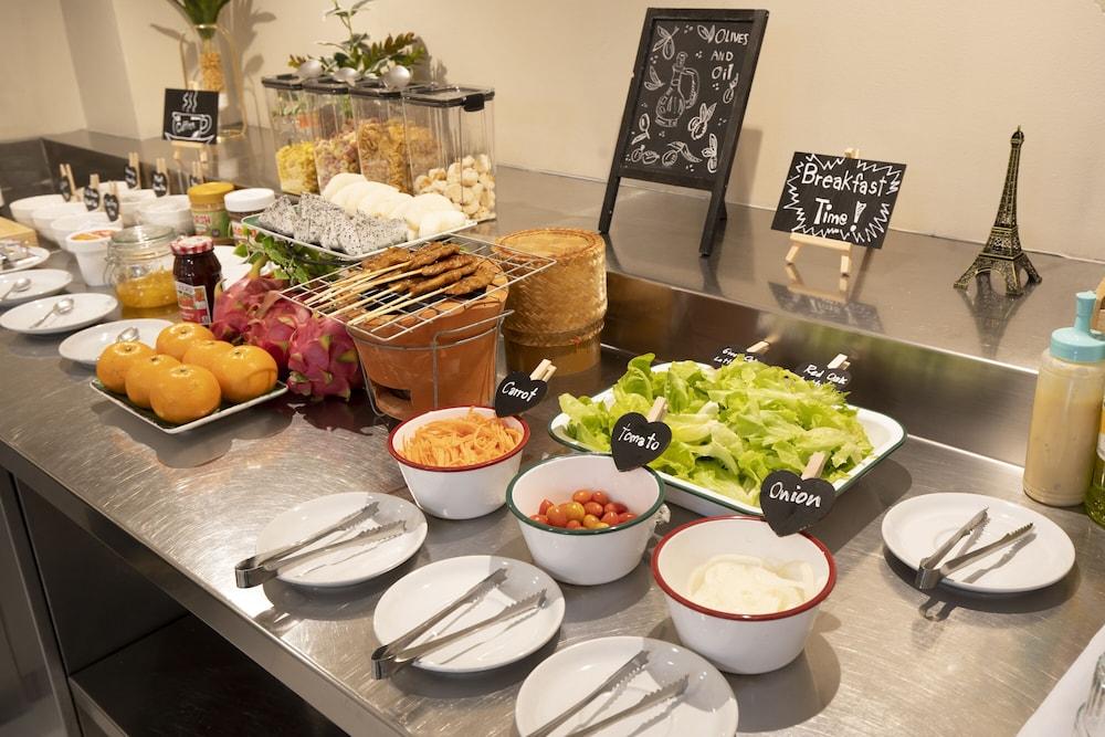 restaurant cafeteria