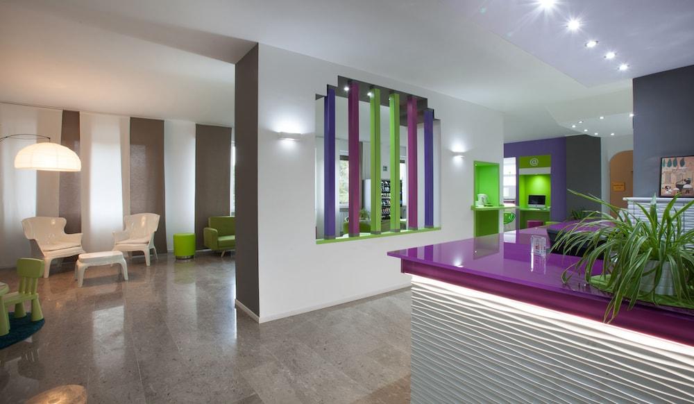 swimming pool spa