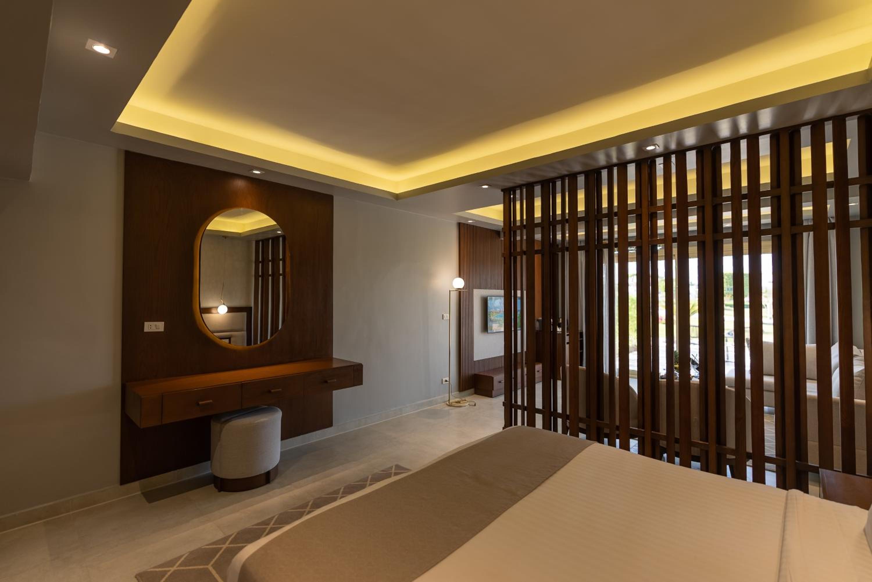 swimming pool spa